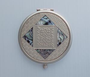 2003 Sulwhasoo ShineClassic Compact - lattice design